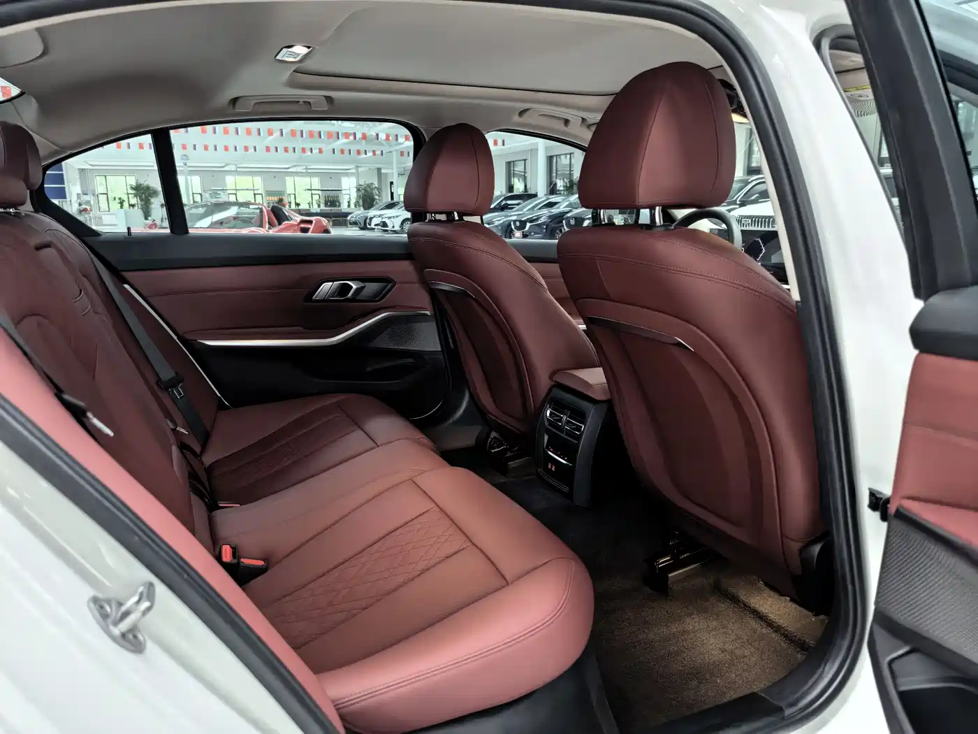 BMW 3 Series 2023 320Li M Sport Package фото 12
