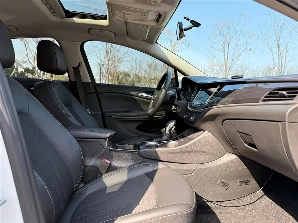 Buick Verano 2020 20T CVT Leading фото 11