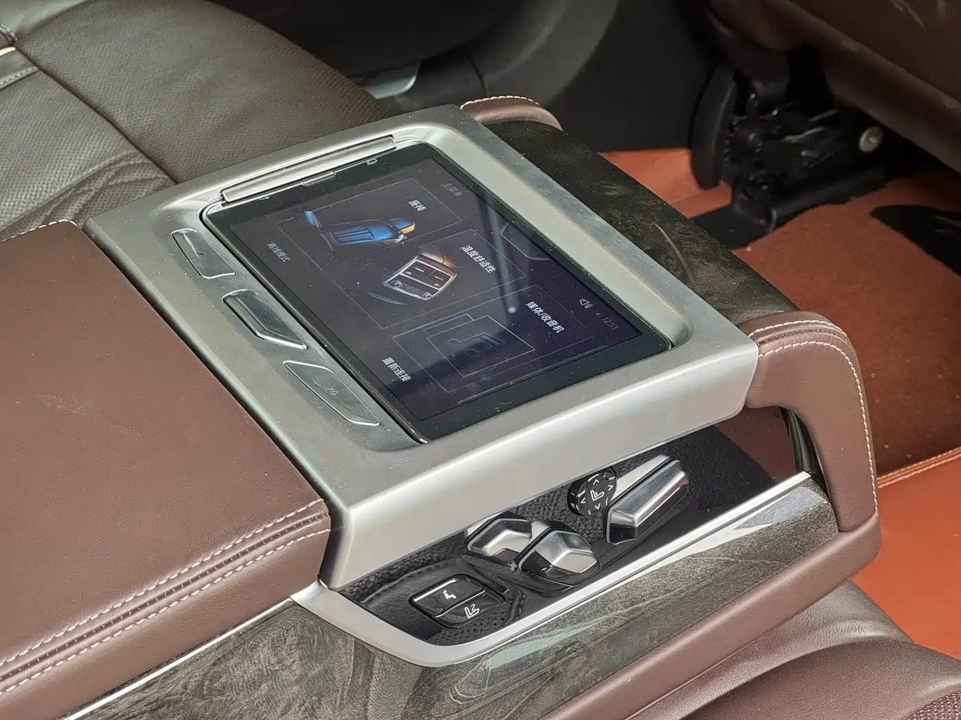 BMW 7 Series 2016 730Li Luxury фото 12