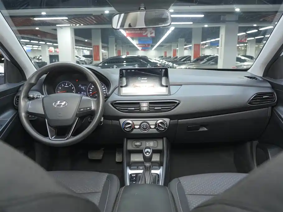 Hyundai Elantra 2018 1.6L Automatic Pleasing Edition GL China VI фото 7