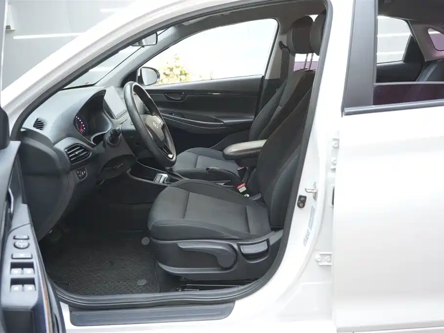 Hyundai Elantra 2018 1.6L Automatic Pleasing Edition GL China VI фото 16