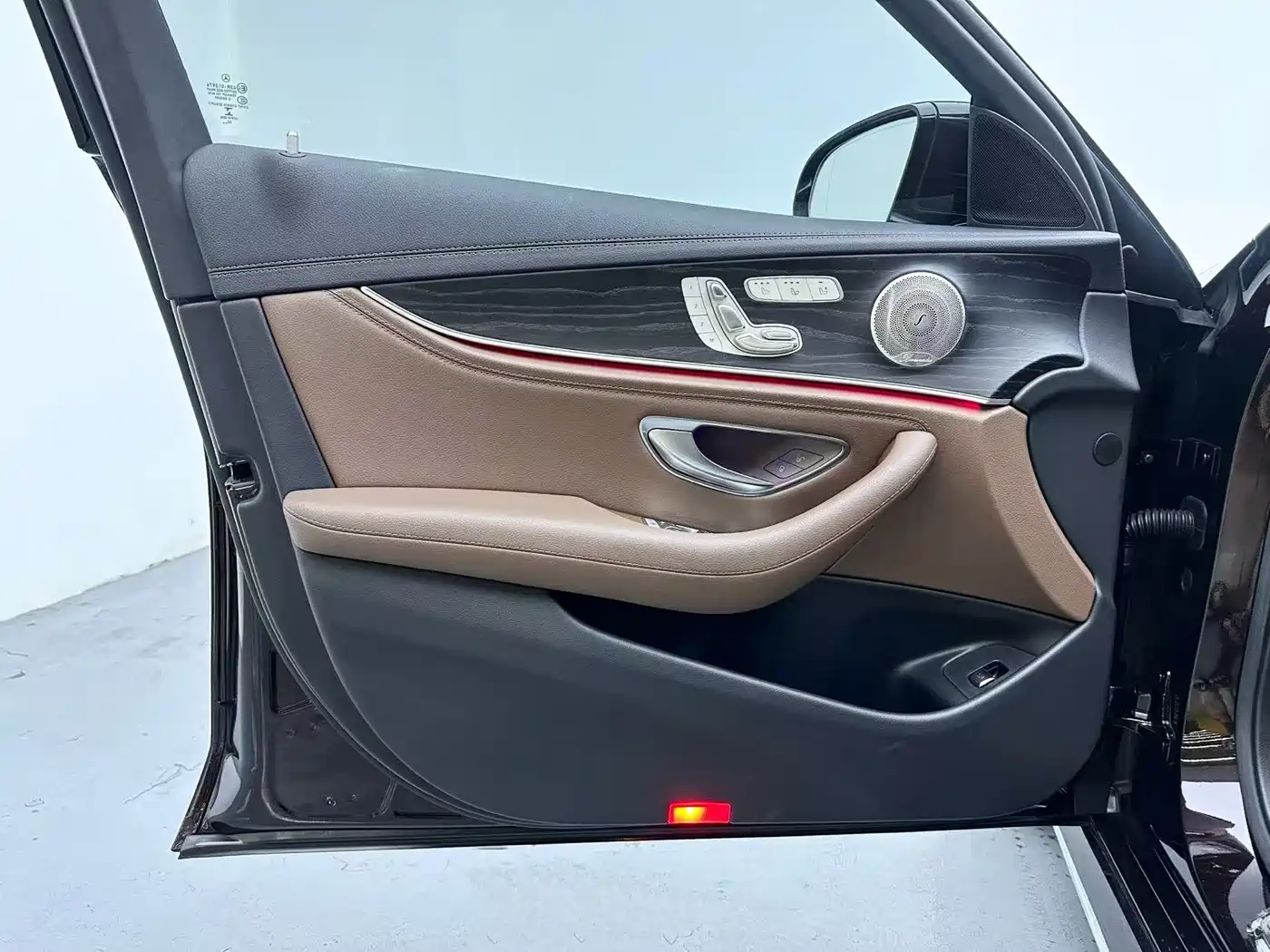 Mercedes-Benz E-Class 2023 E 300 L Luxury фото 7