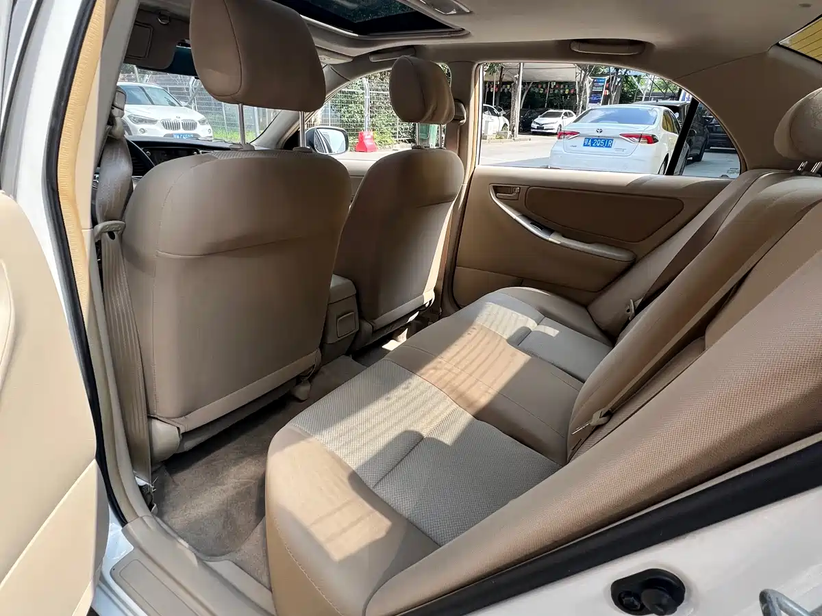 Toyota Corolla 2013 1.6L Automatic Excellence Edition фото 6