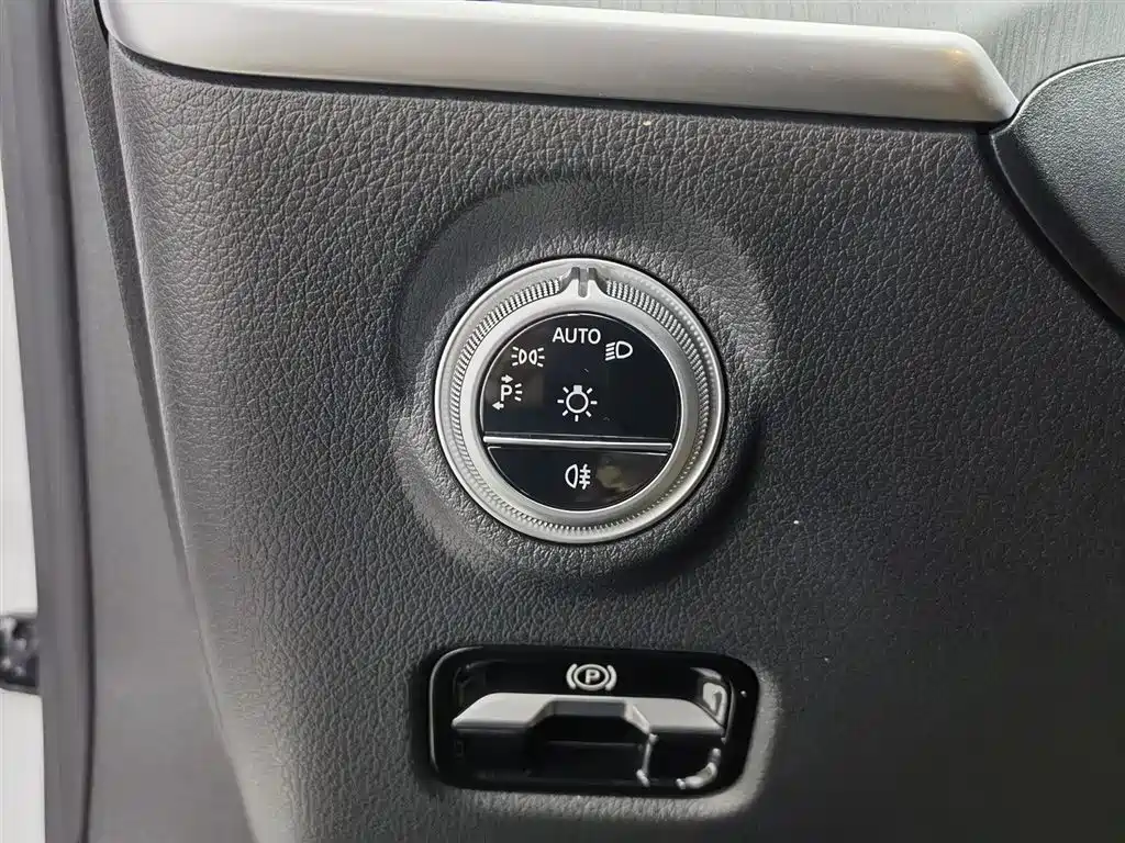 Mercedes-Benz C-Class 2025 Facelift C 200 L Sport Edition фото 21