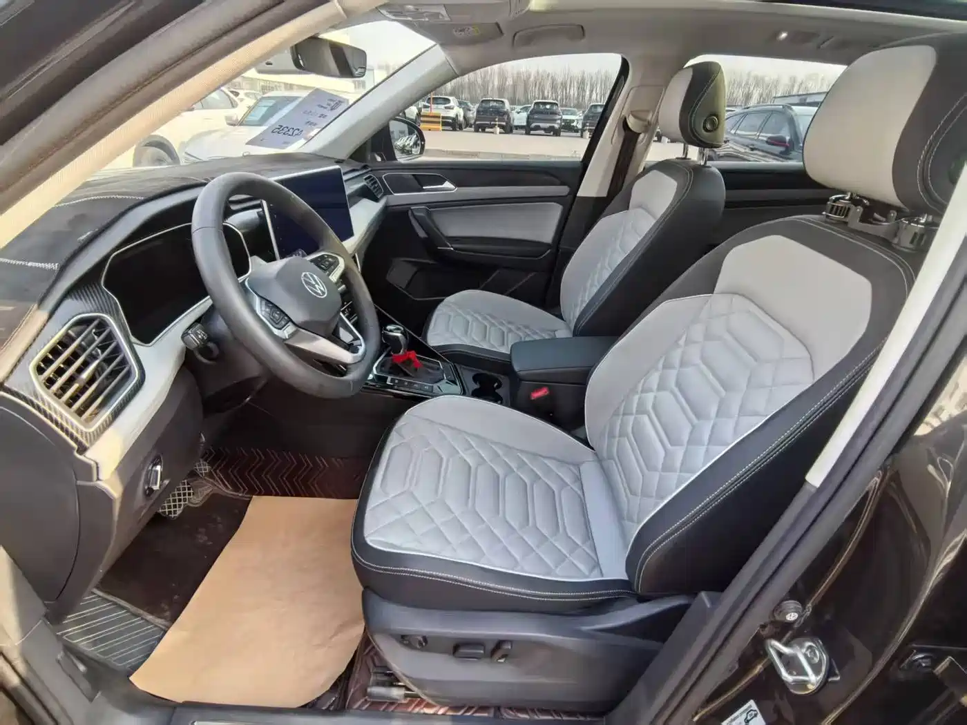 Volkswagen Tayron 2023 280TSI 2WD Luxury Plus Advanced Edition фото 9