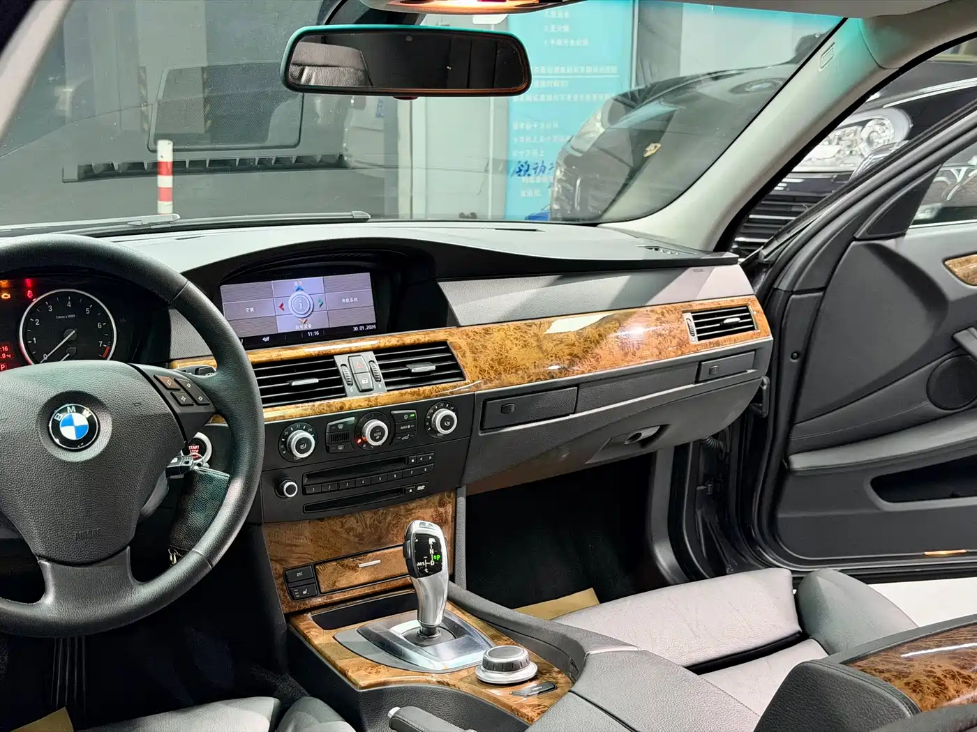 BMW 5 Series 2008 525Li Luxury фото 15