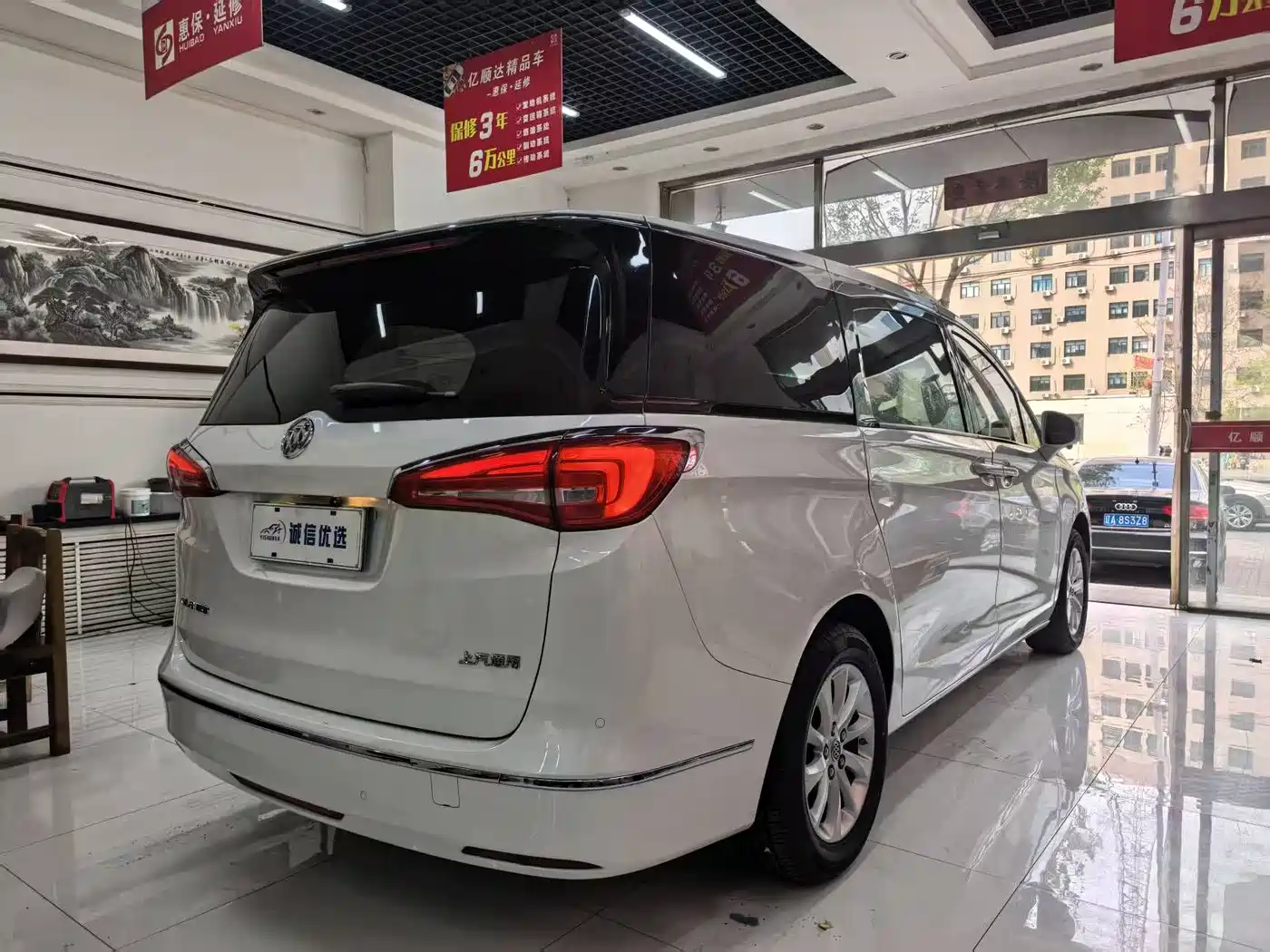 Buick GL8 2017 ES 28T Premium China V фото 17