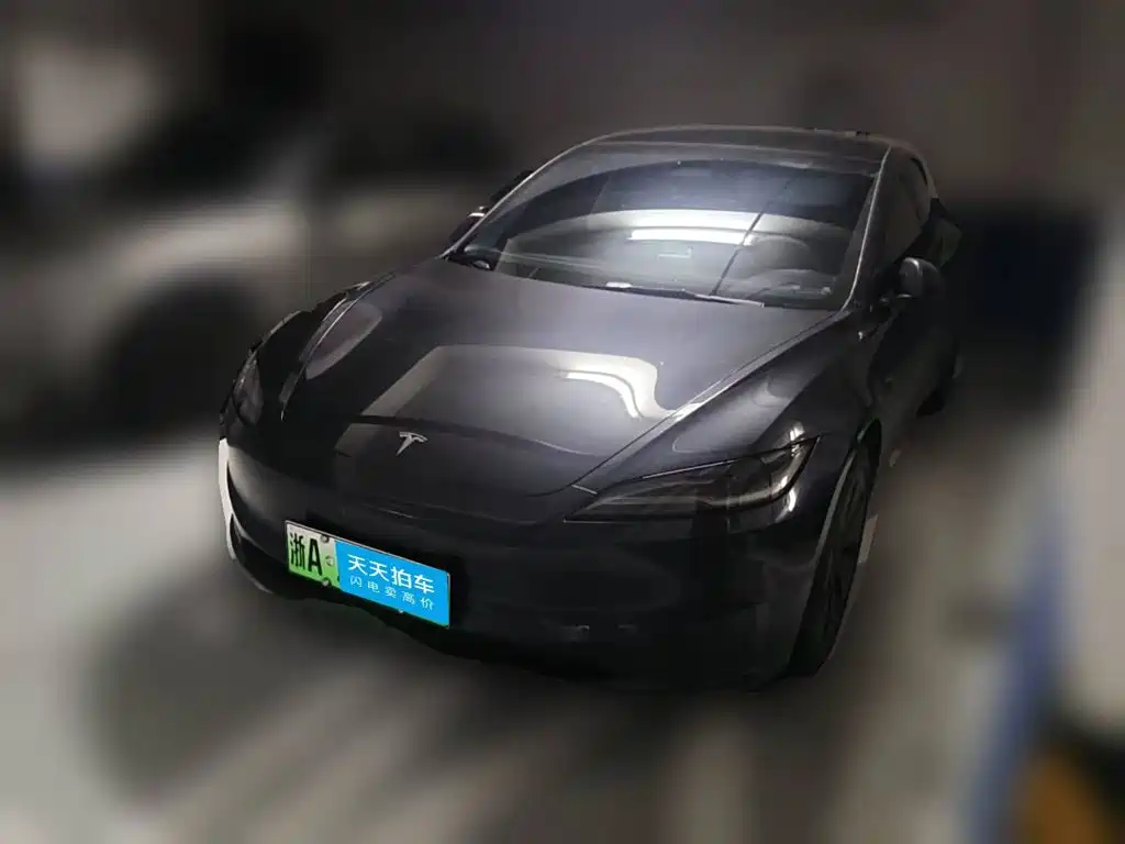 Фото 1 - Tesla Model 3
