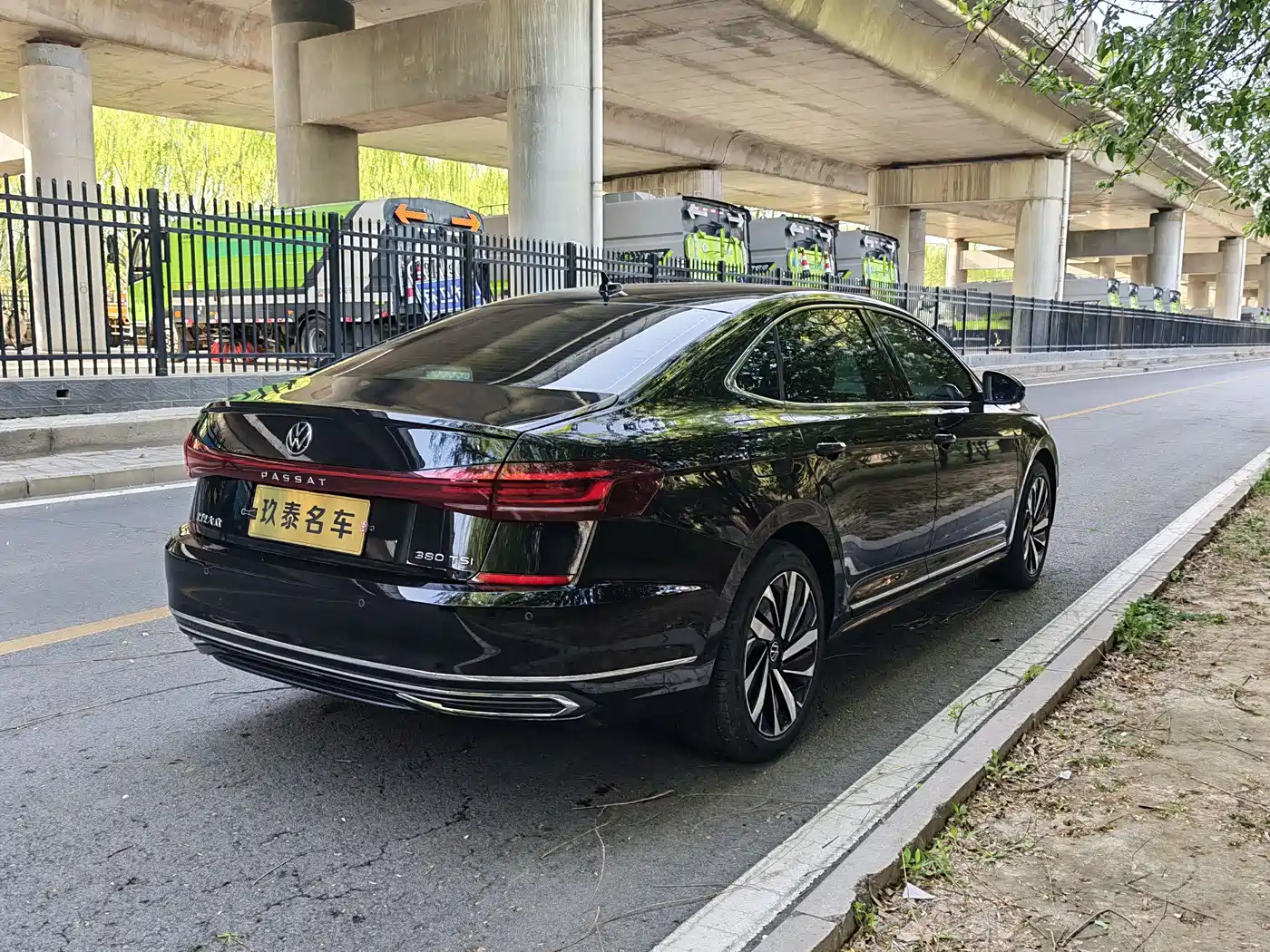 Volkswagen Passat 2025 Outstanding 380TSI Dragon Soaring Edition фото 9
