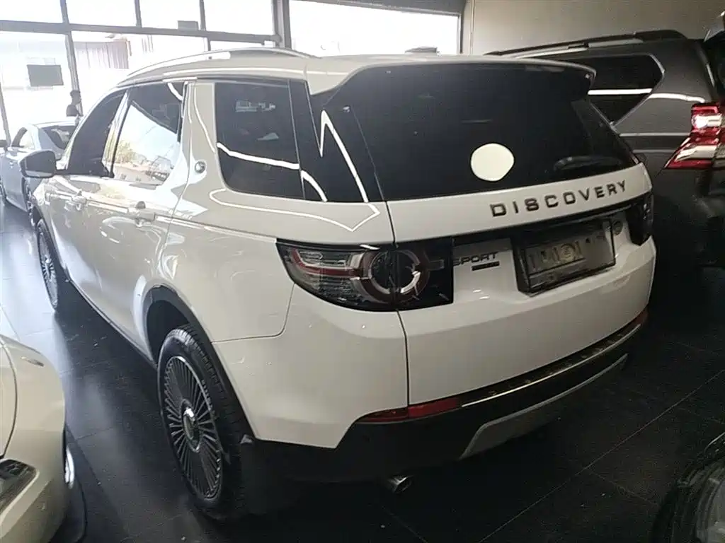 Land Rover Discovery Sport 2016 2.0T HSE фото 5