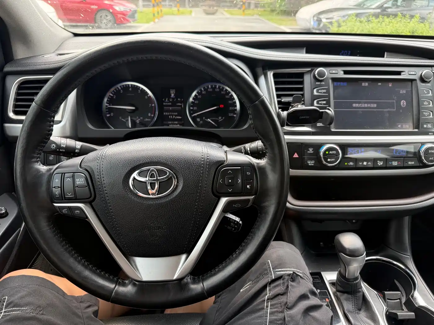 Toyota Highlander 2015 2.0T AWD Ultimate Edition 7-seater фото 7