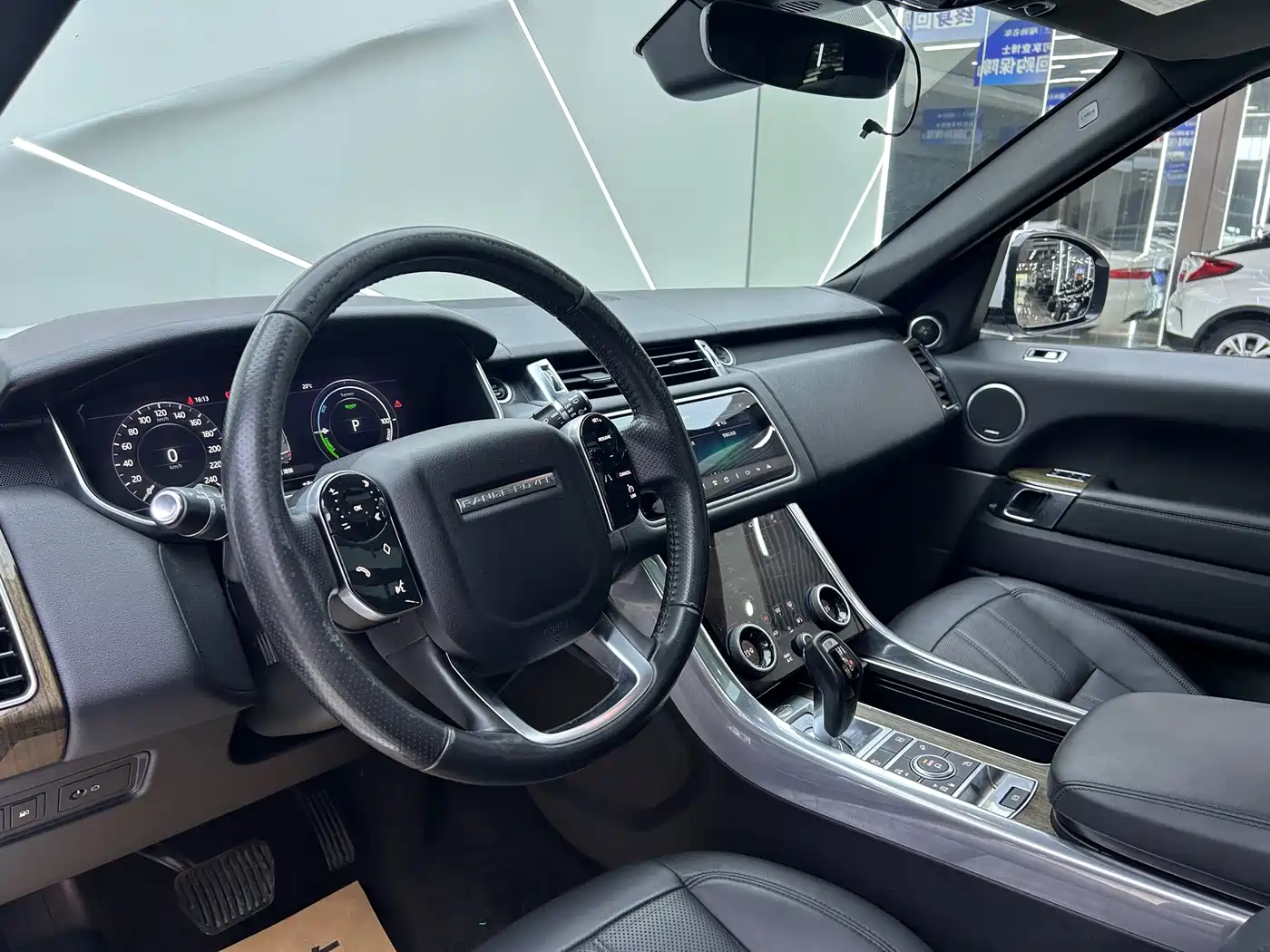 Land Rover Range Rover Sport PHEV 2018 Model P400e фото 8