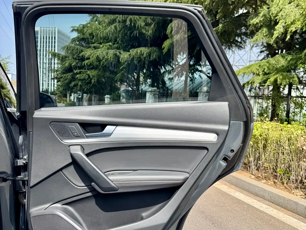 Audi Q5L 2020 40 TFSI Prestige Fashion фото 20