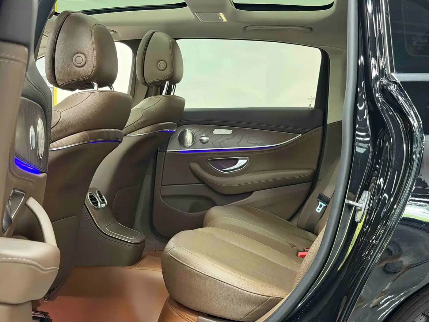 Mercedes-Benz E-Class 2021 E 300 L Fashion фото 9