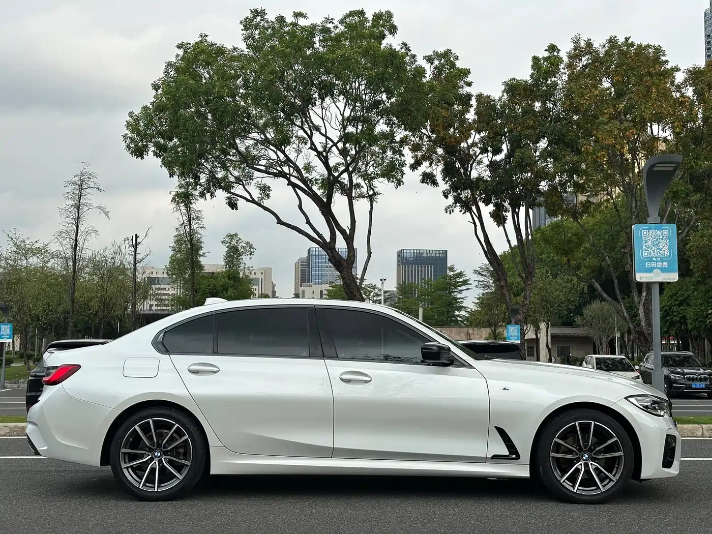 BMW 3 Series 2021 320Li M Sport Package фото 15