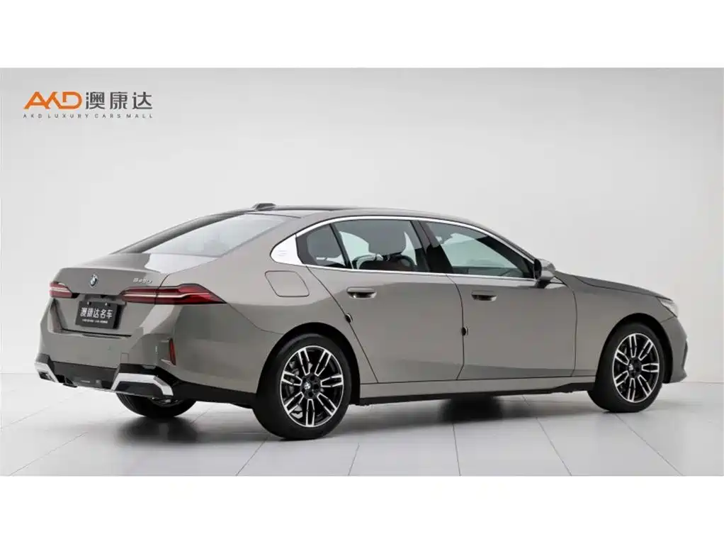 BMW 5 Series 2024 525Li M Sport Package фото 3