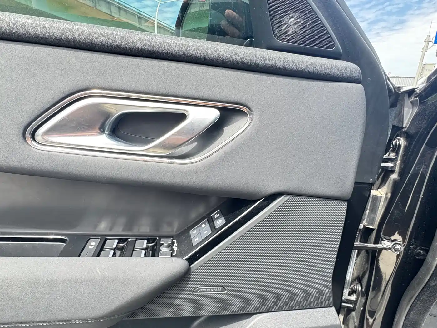 Land Rover Range Rover Velar 2024 Dynamic SE фото 6