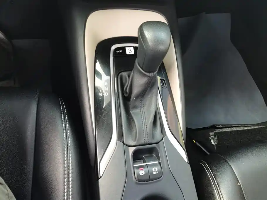 Toyota Corolla 2019 1.2T S-CVT GL Pioneer Edition фото 16