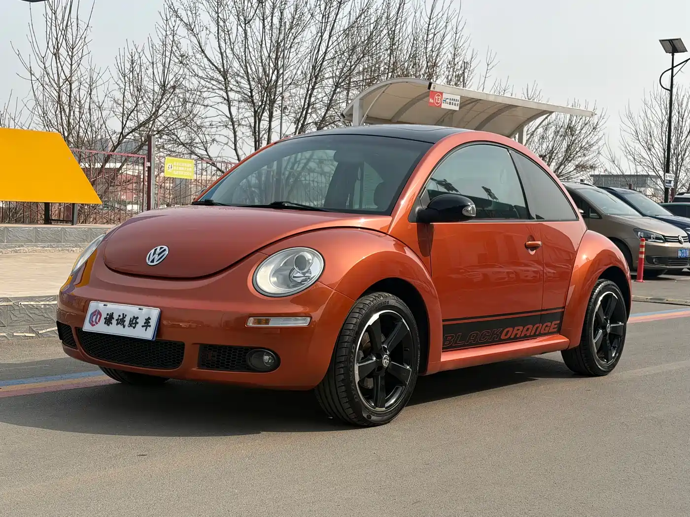 Volkswagen Beetle 2010 Model 2.0 BlackOrange Comfort Edition