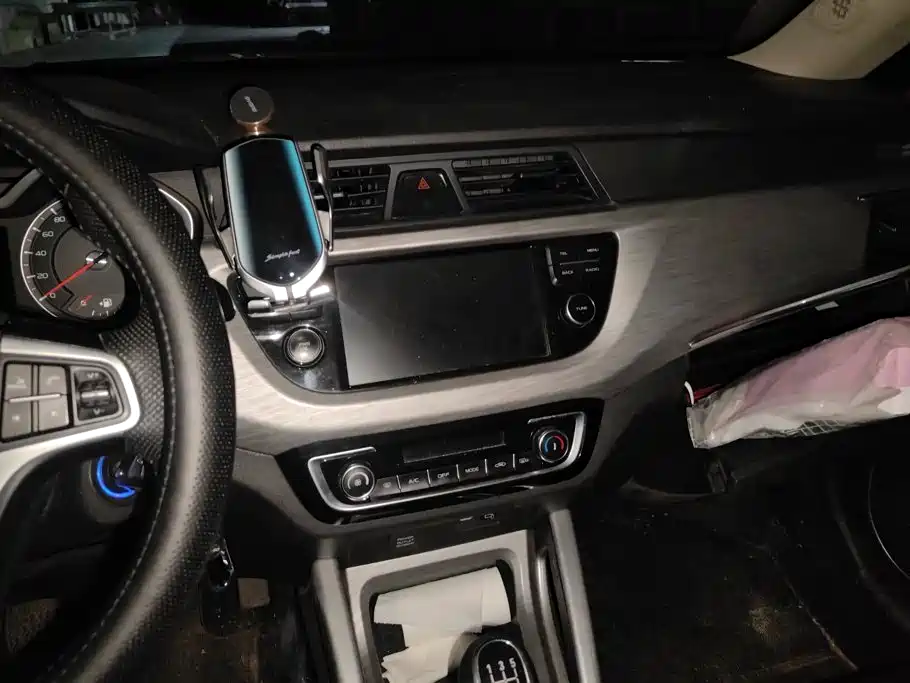 Photo 13 - Geely Vision X3