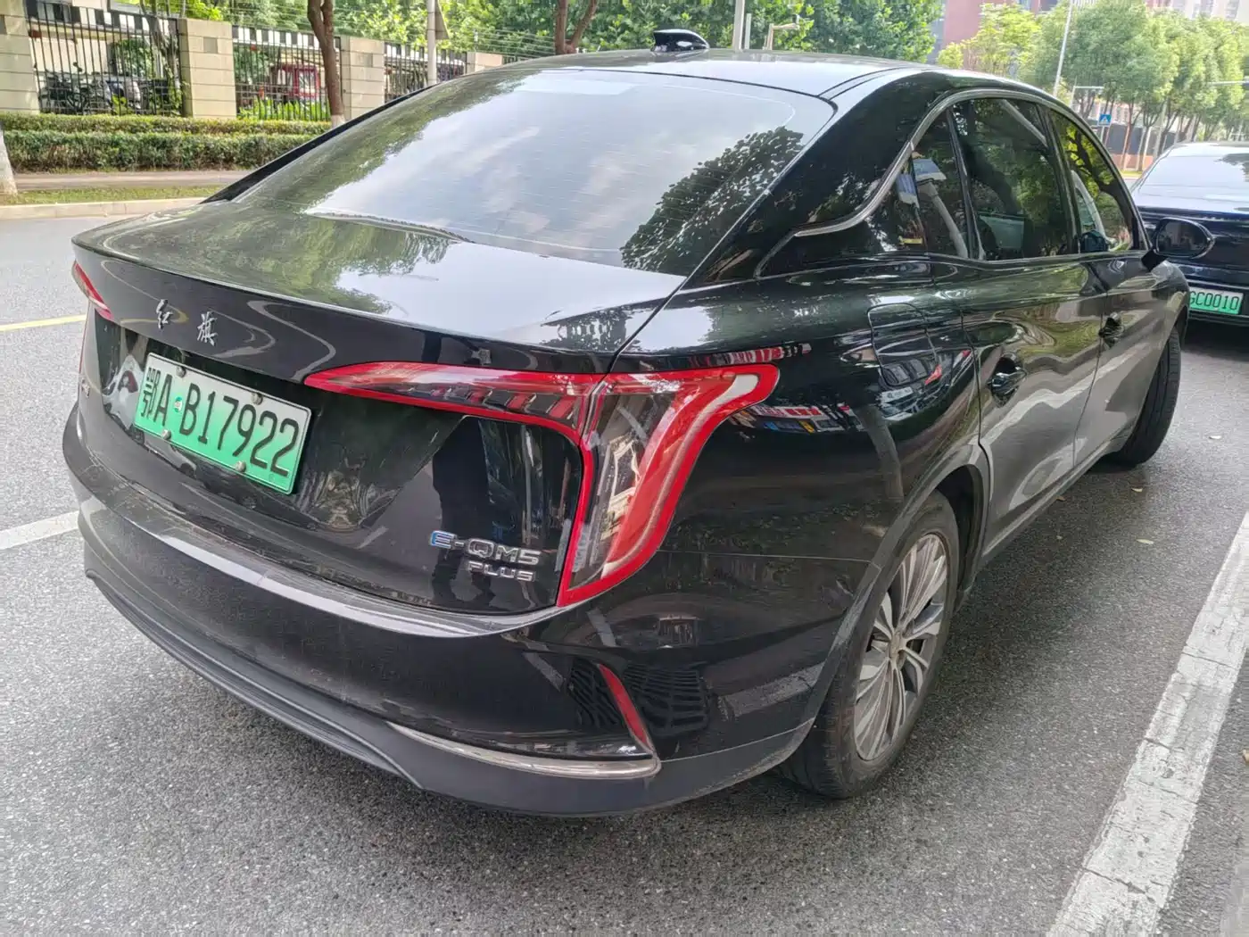 Hongqi E-QM5 2023 560km PLUS фото 7