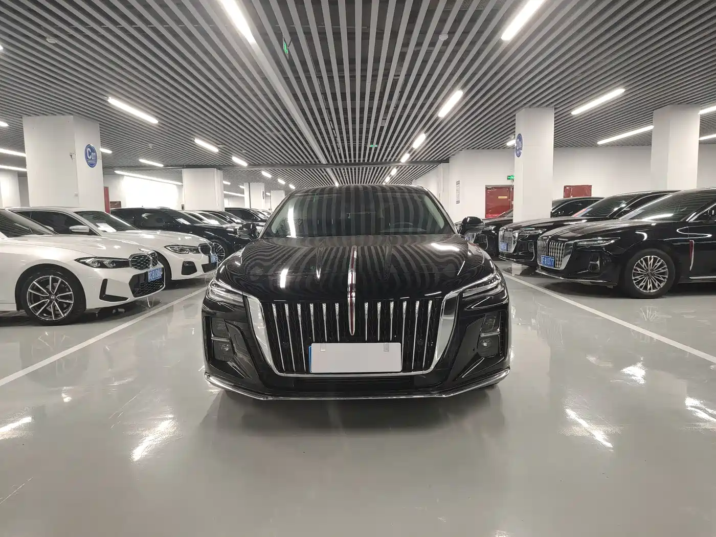 Hongqi H5 2024 1.5T HEV Smart Connect Flag Rhythm Edition фото 2
