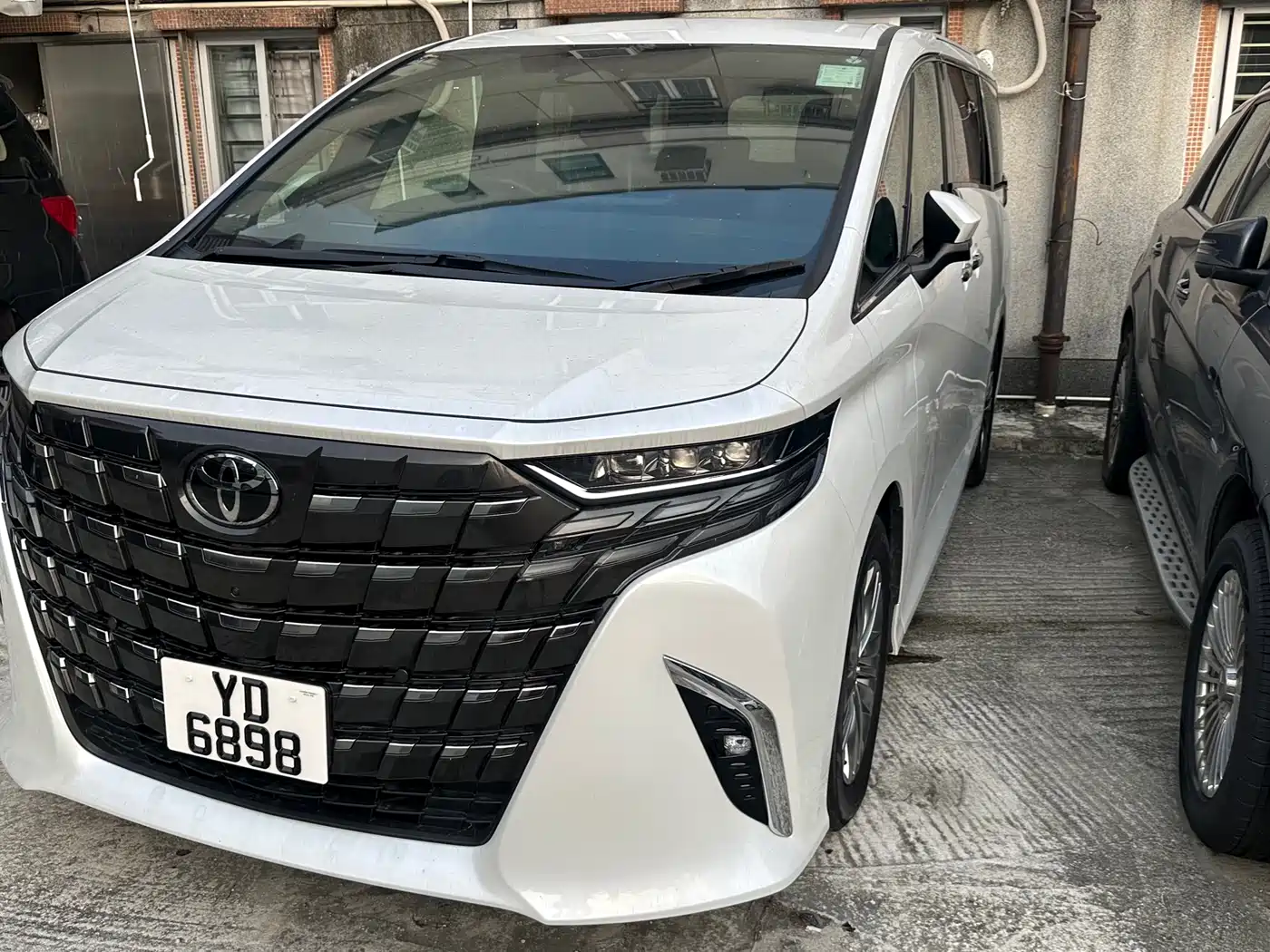 Toyota Alphard 2025 Hybrid 2.5L Ultimate Gold Edition