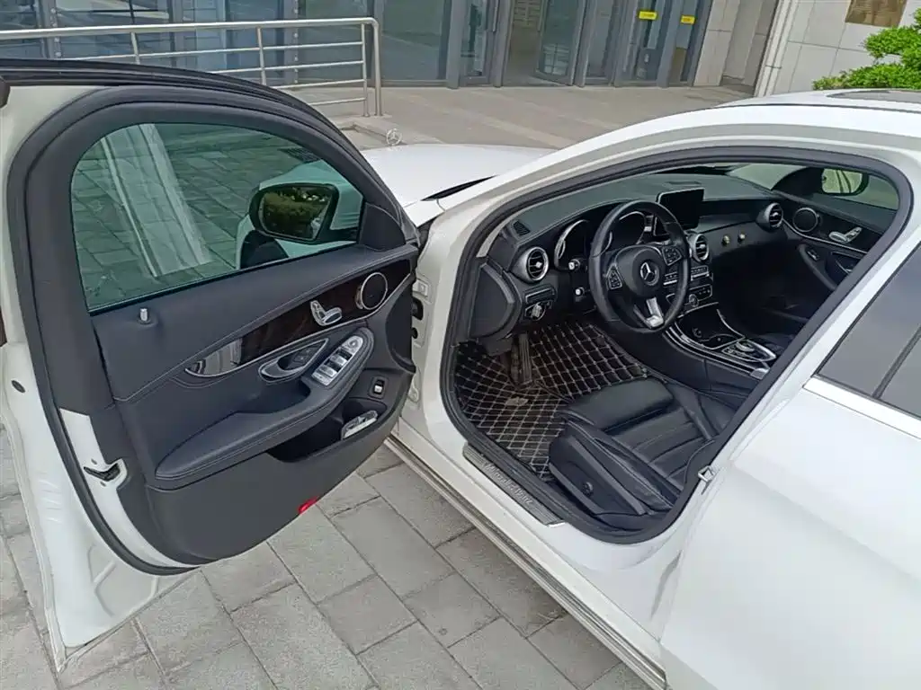 Mercedes-Benz C-Class 2017 C 180 L фото 15