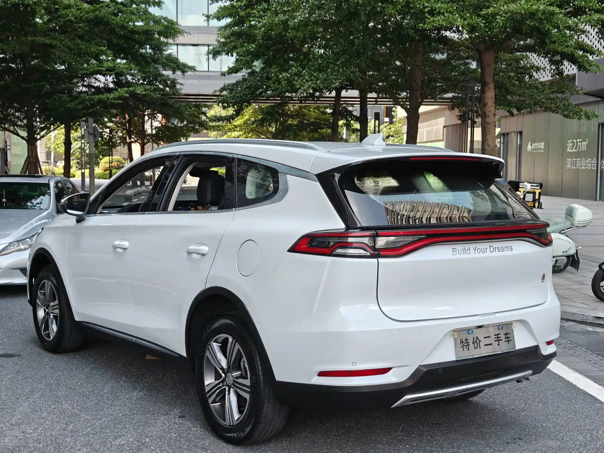 Фото 9 - BYD Tang