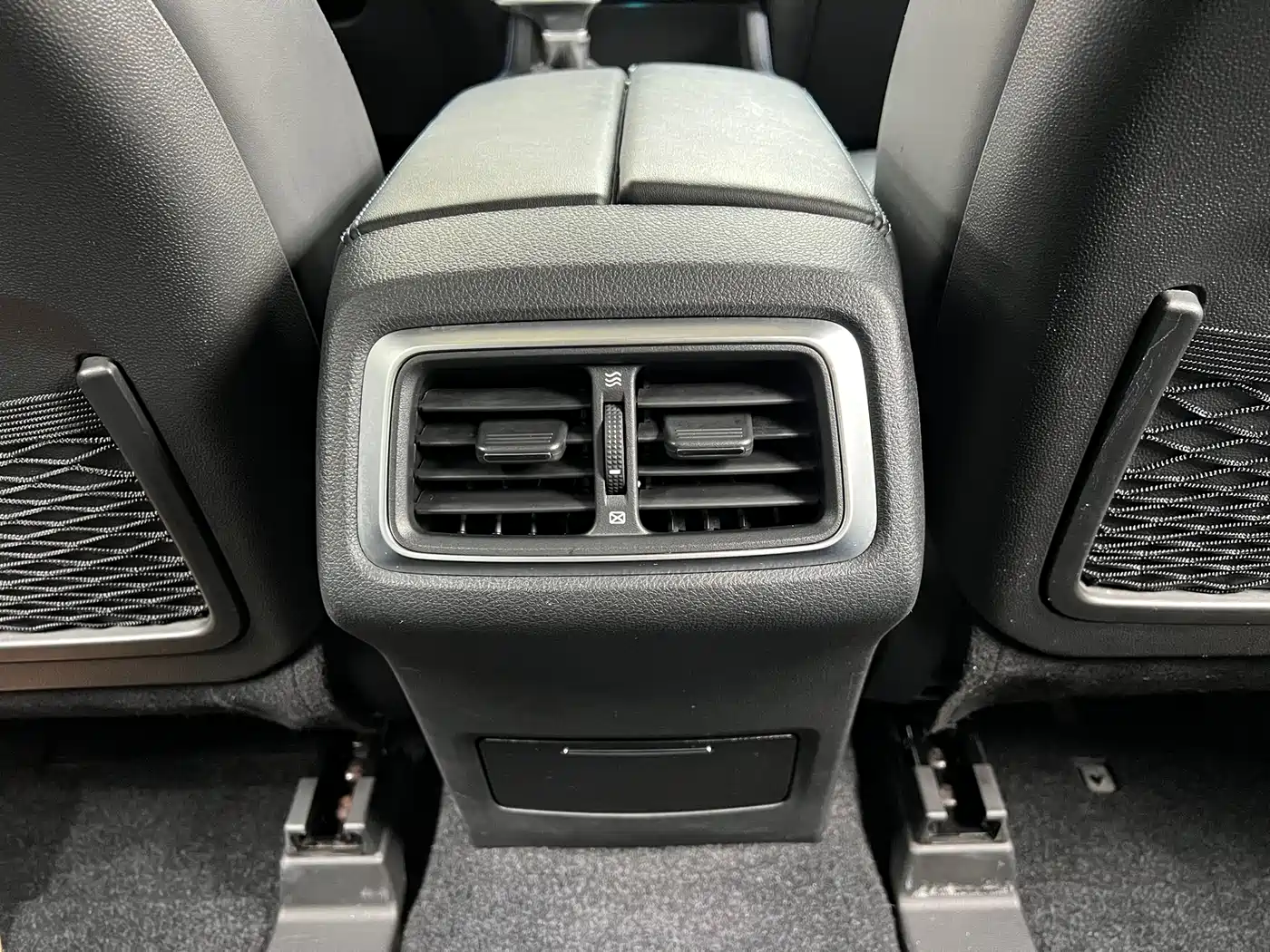 BAIC ORV Beijing Offroad BJ40 2023 2.0D Automatic 4WD Blade Hero Edition Knight Type фото 17