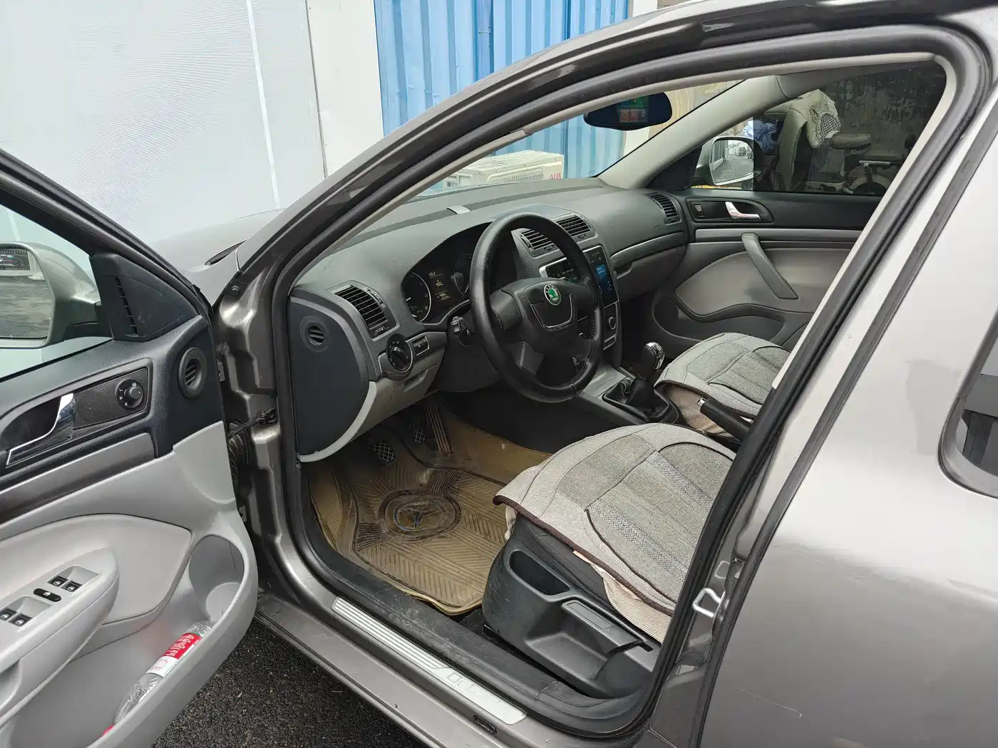 Škoda Octavia 2013 1.6L Manual Elite Edition фото 6
