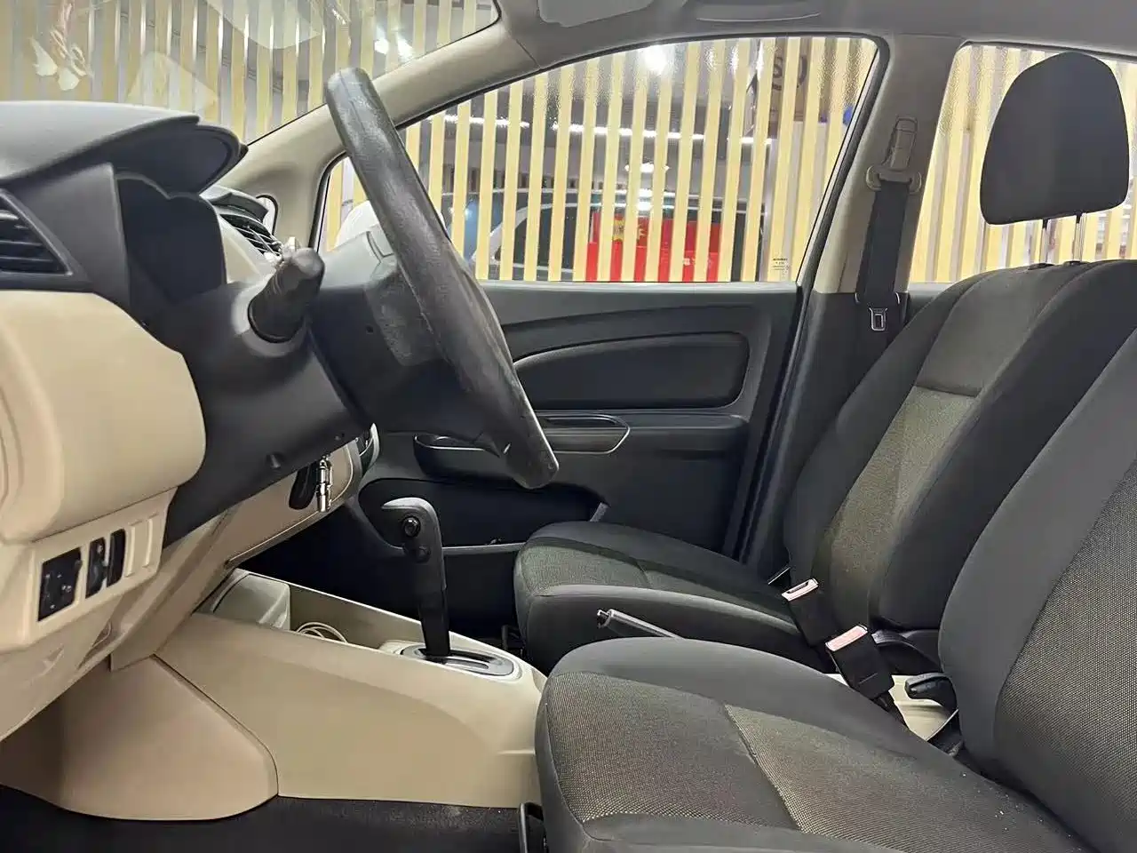 Venucia R50 2015 2013 1.6L Auto Fashion