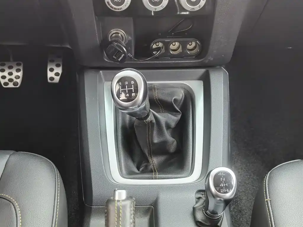 BAIC ORV Beijing Offroad BJ40 2016 Model 40L 2.0T Manual 4WD Premium фото 13