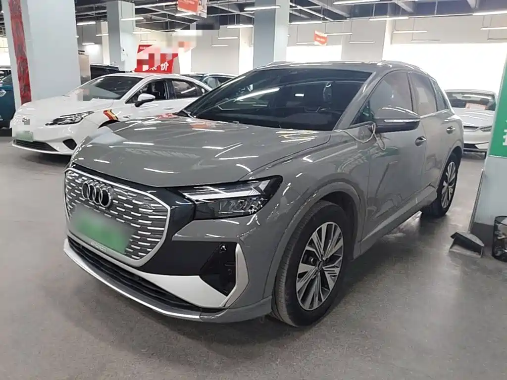 Фото 2 - Audi Q4 e-tron