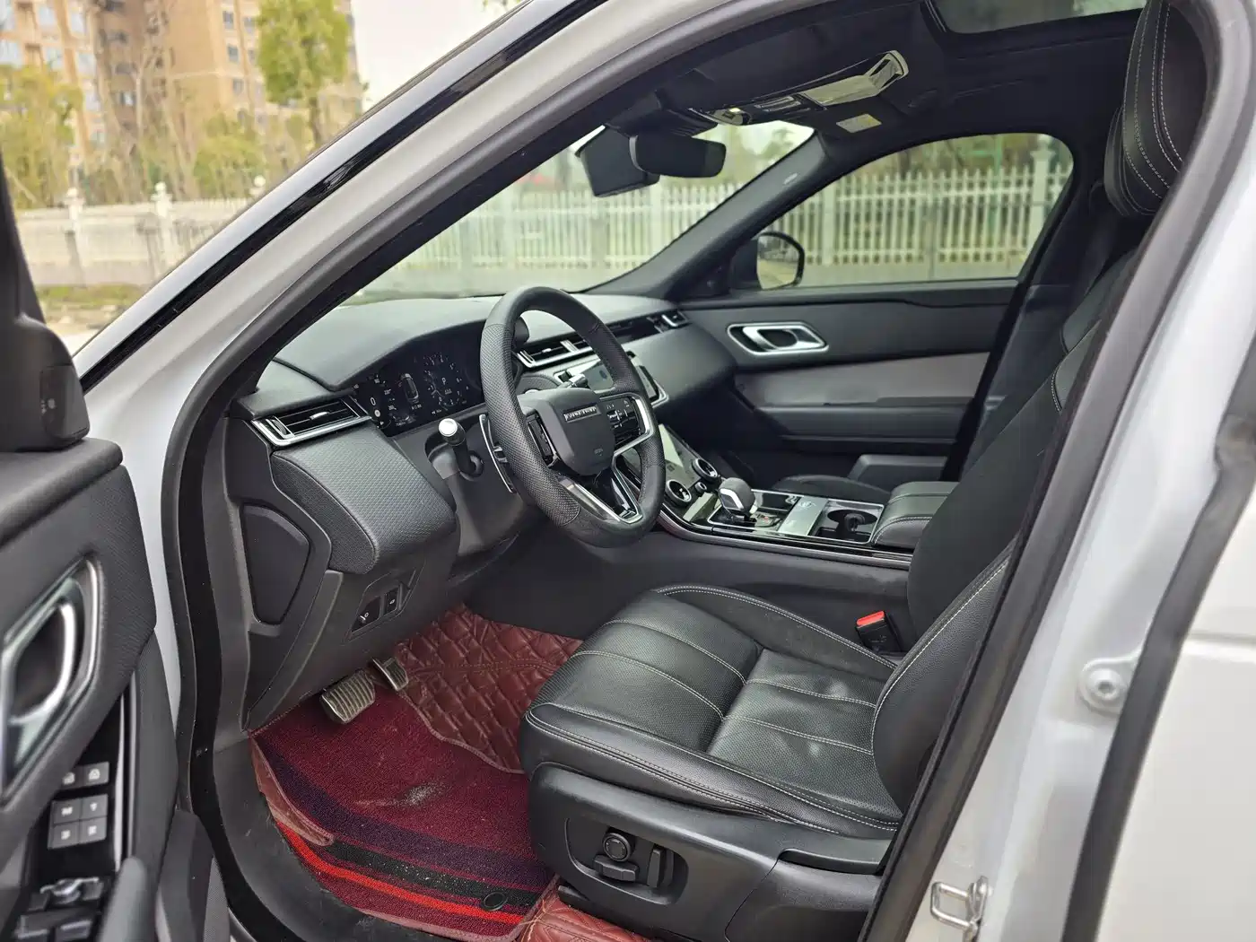 Land Rover Range Rover Velar 2022 250PS Golden Collector's Edition фото 9