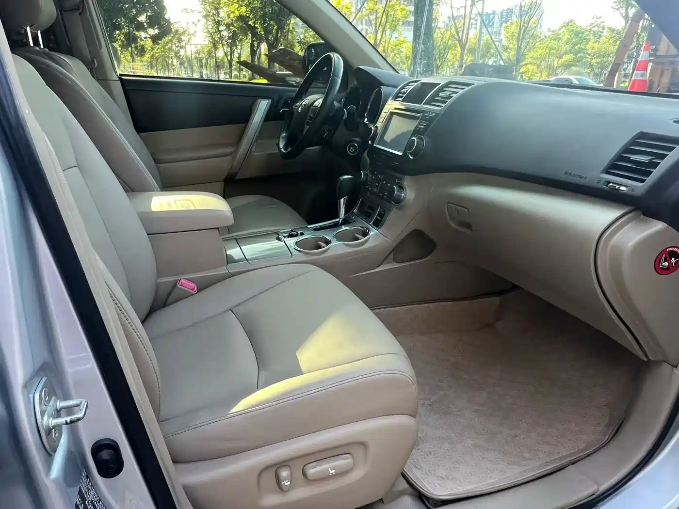 Toyota Highlander 2012 2.7L 2WD 7-Seater Luxury Edition фото 8