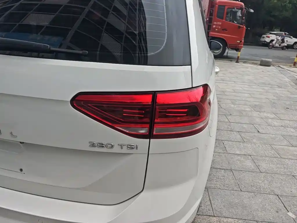 Volkswagen Touran 2021 2021 Touran L 280TSI DSG Comfort Edition 7-seater