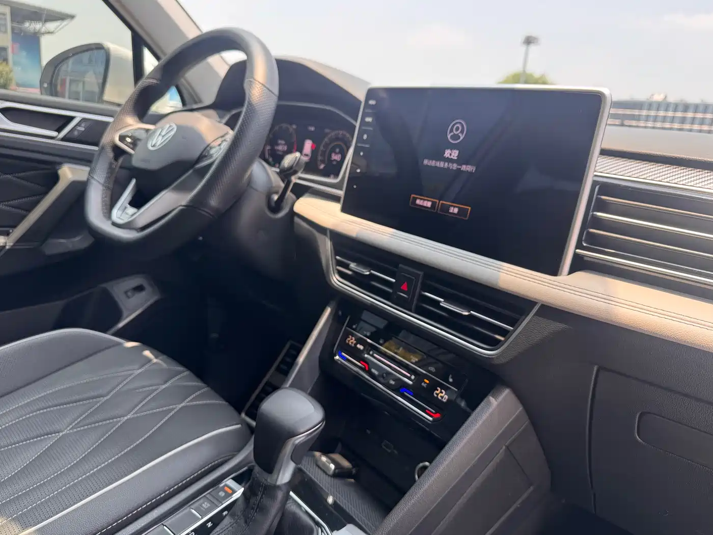Volkswagen Tiguan L 2022 330TSI Auto 2WD R-Line Premium Edition фото 11