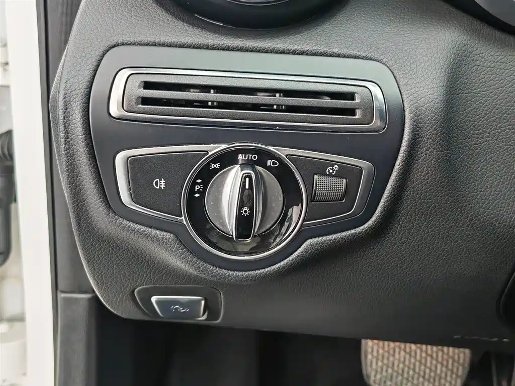 Mercedes-Benz C-Class 2017 C 200 L Sport фото 21
