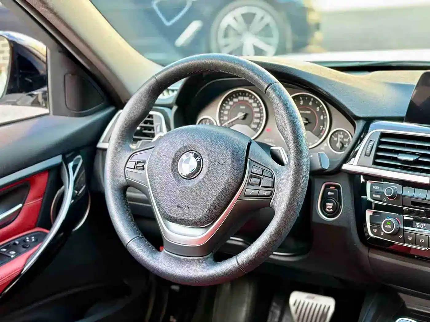 BMW 3 Series 2017 320Li M Sport фото 15