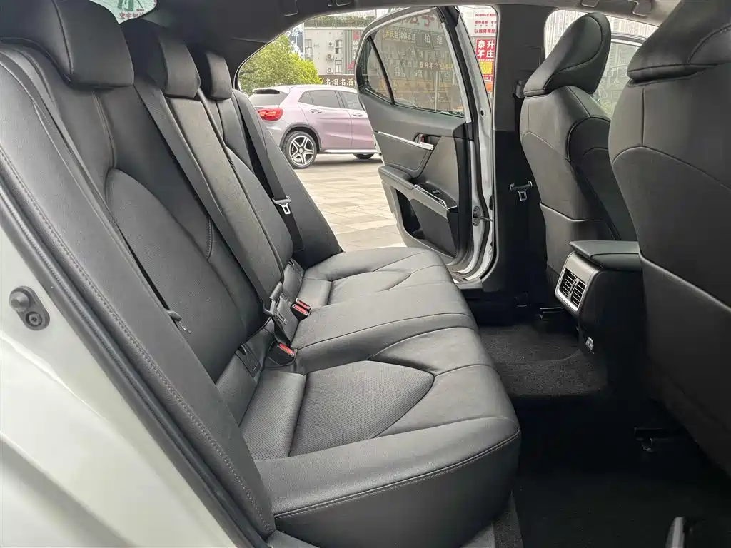 Toyota Camry 2023 2.0G Luxury Edition фото 13