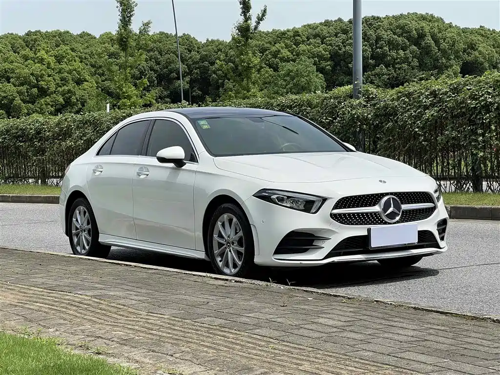 Mercedes-Benz A-Class 2020 A 200 L Sport Sedan фото 3