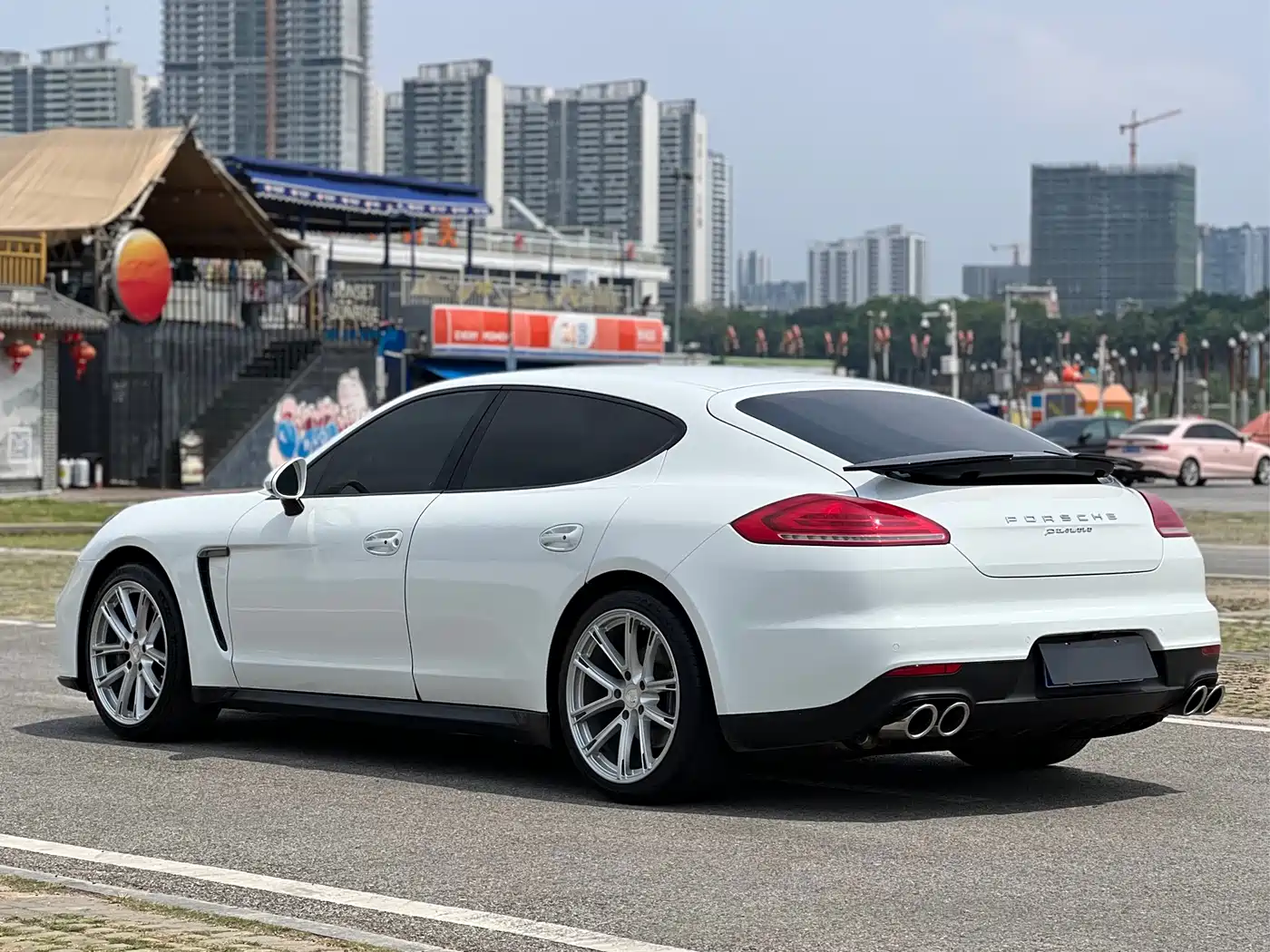 Porsche Panamera 2014 Panamera 3.0T фото 4