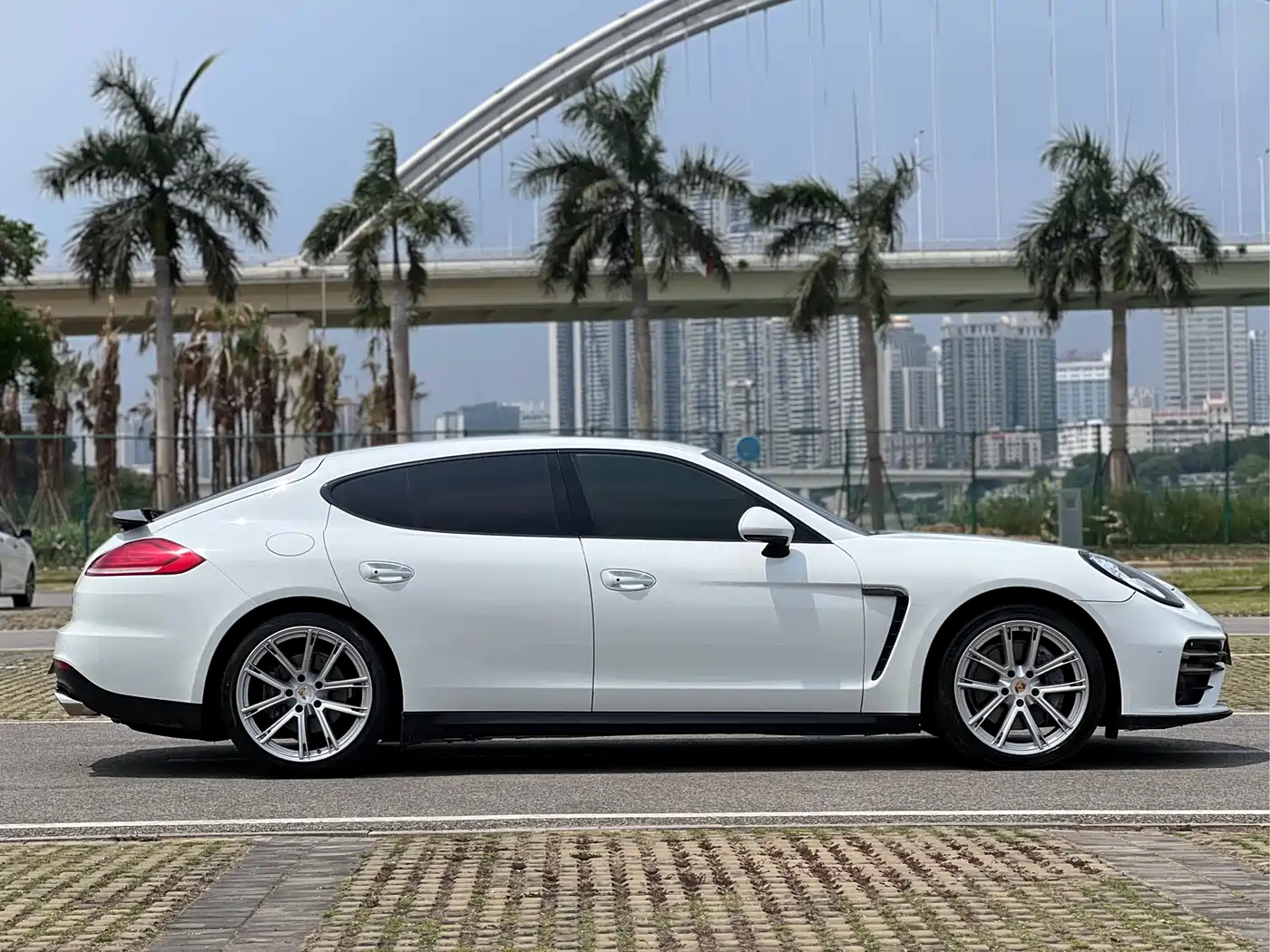 Porsche Panamera 2014 Panamera 3.0T фото 7