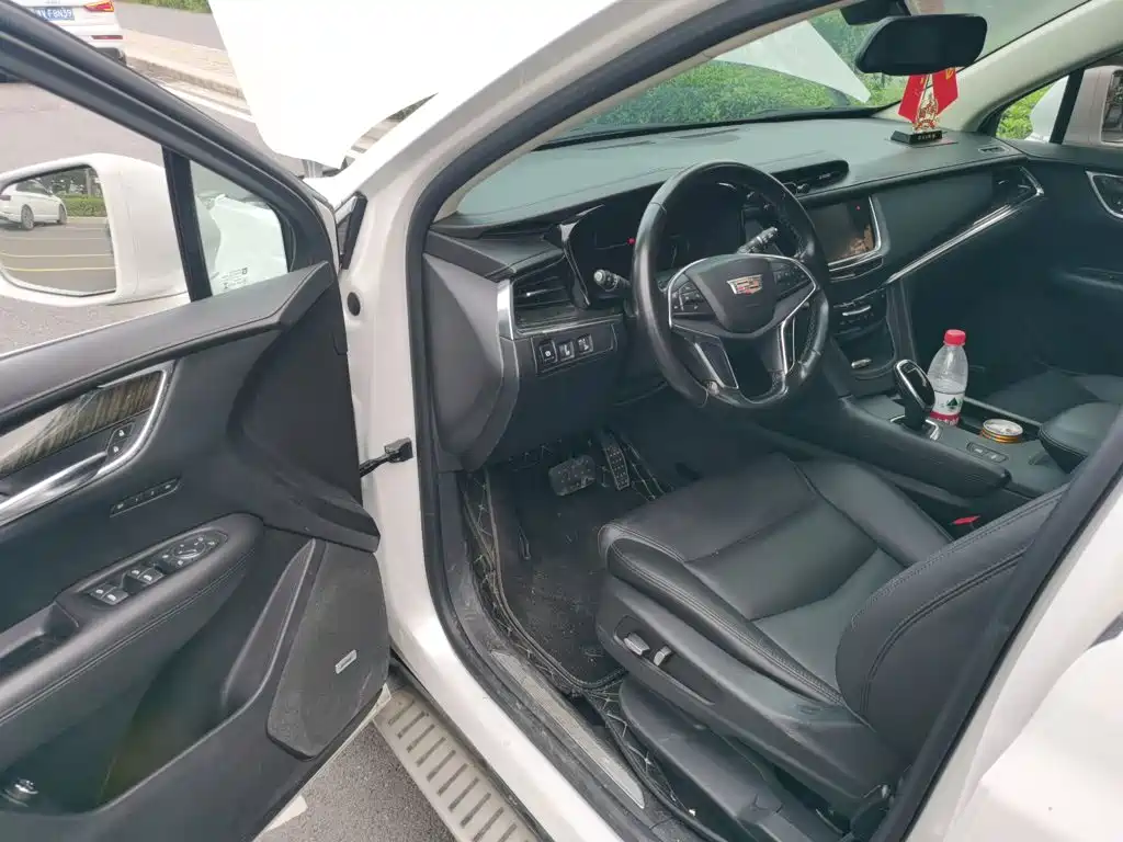Photo 17 - Cadillac XT5
