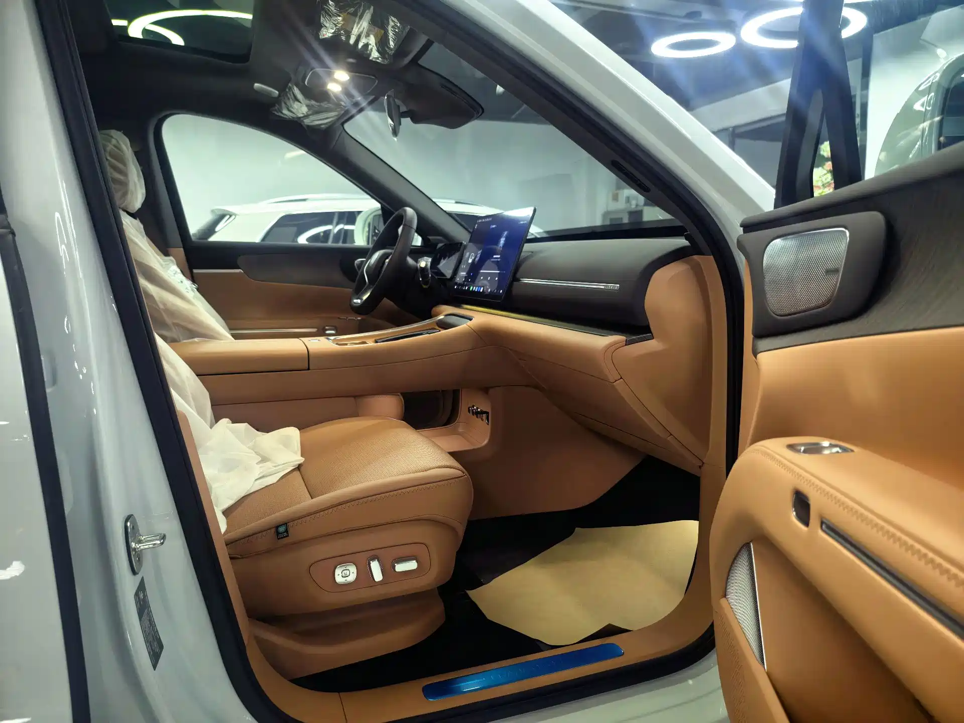 صورة 9 - Leapmotor D Series