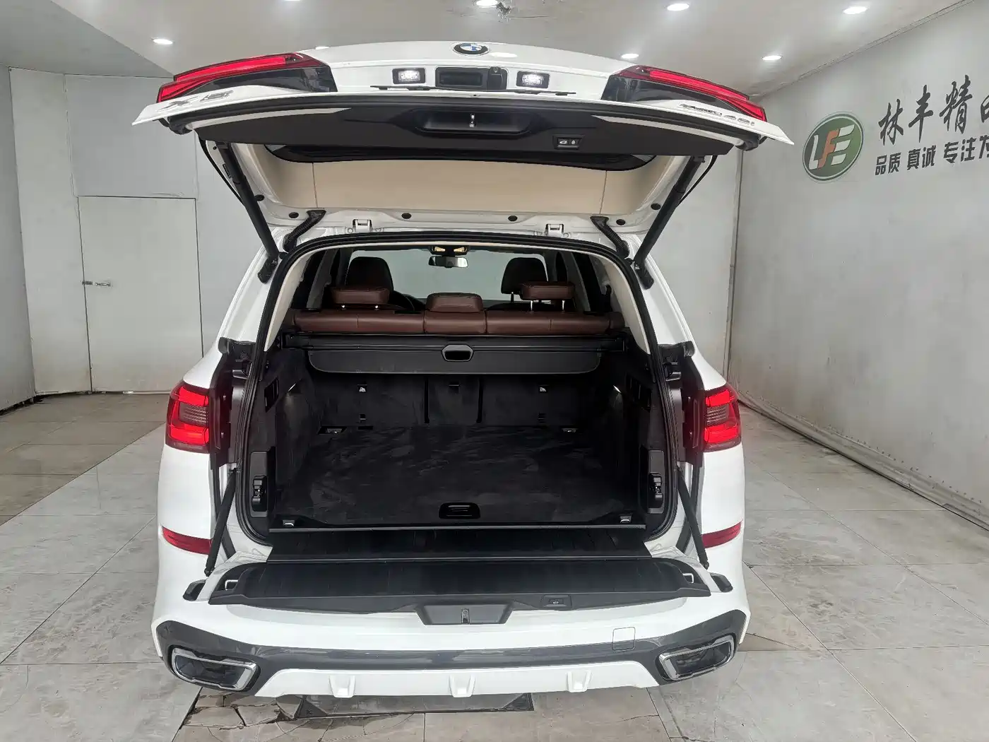 BMW X5 (Import) 2019 xDrive40i Exclusive M Sport Package фото 31