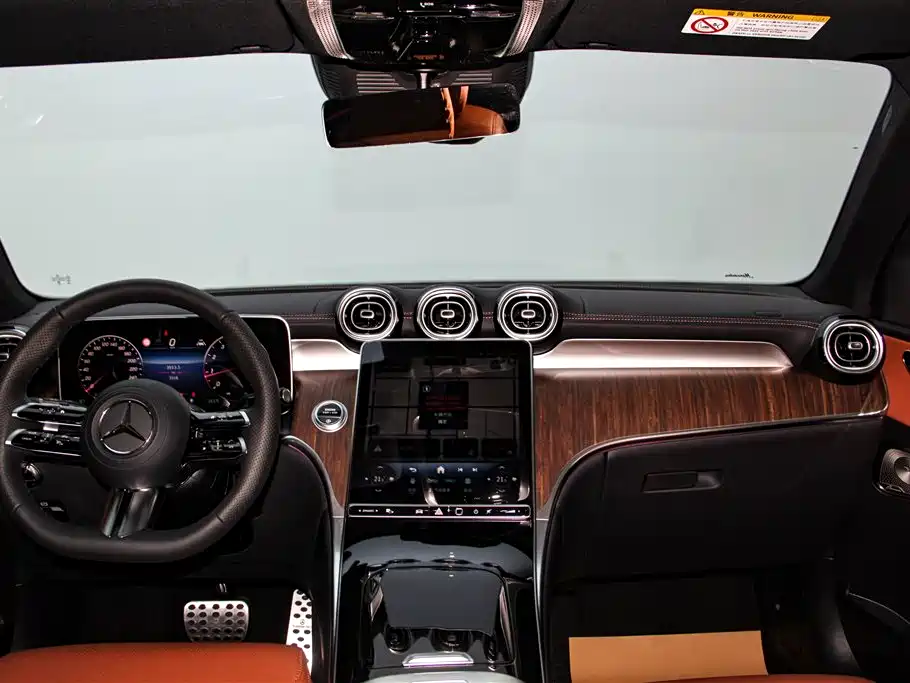 MERCEDES-BENZ GLC