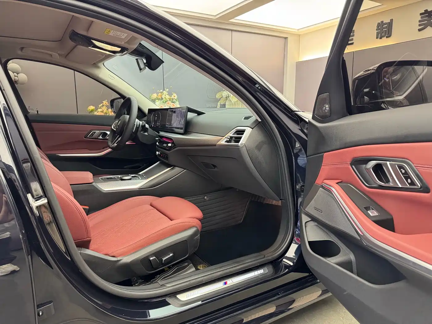 BMW 3 Series 2025 330Li M Sport Night Edition фото 8