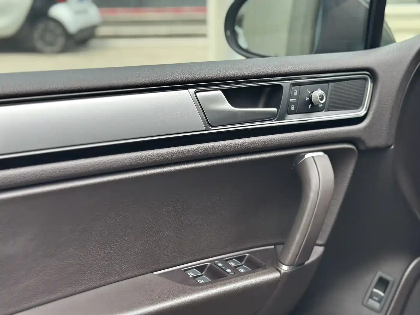Volkswagen Touareg 2017 3.0TSI Explorer Edition фото 12